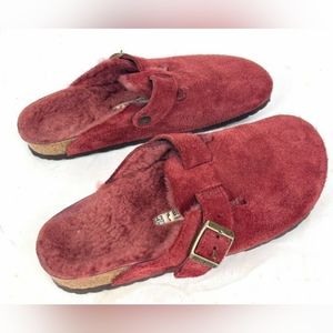Birkenstocks Mules Clogs 42 Wine Red Color Fleece 11 - 11.5 Women 9 - 9.5 Mens